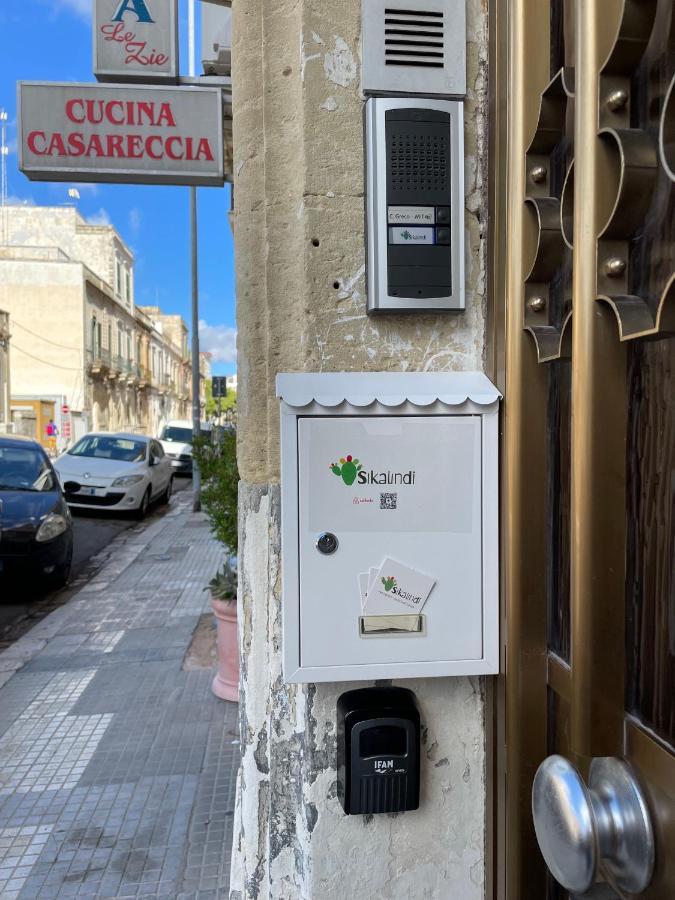 Sikalindi * Lecce